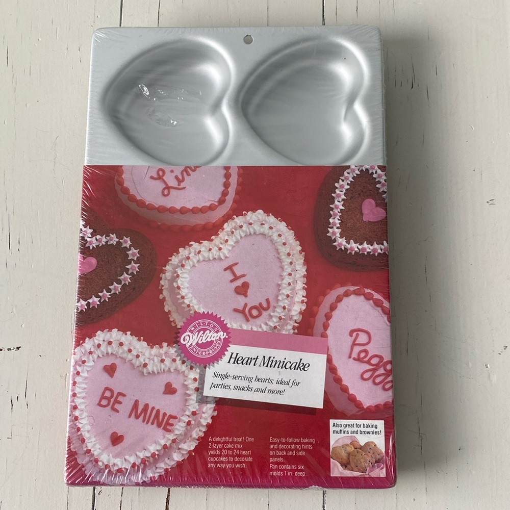 Wilton Heart Minicake Pan Vintage